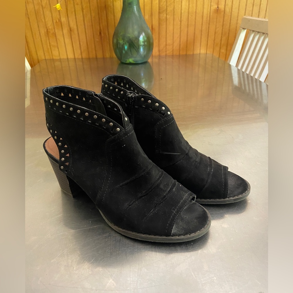 Sonoma bootie heel
